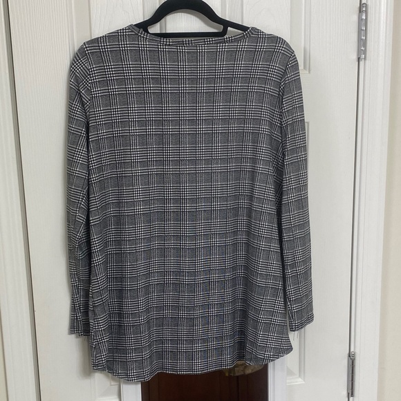 NWOT LulaRoe Lynnae Long Sleeve Top (L) - Picture 2 of 6